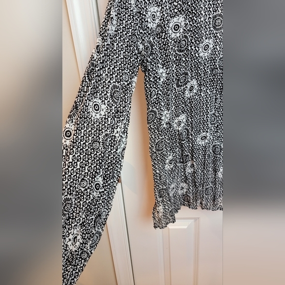 Sunny Leigh Crinkled Long Sleeved Top Women's Medium - Picture 10 of 12